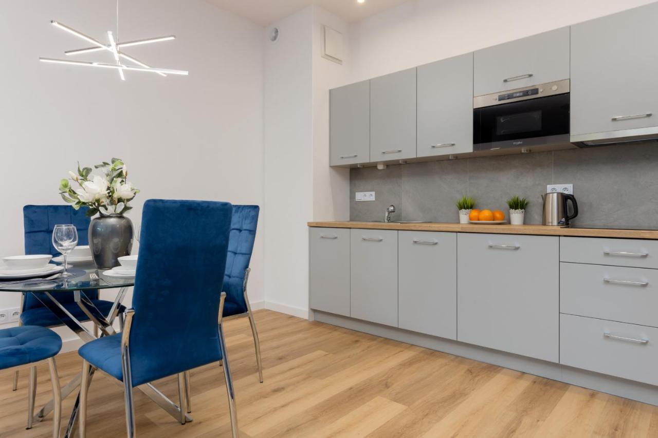 Apartment Avenue Solidarnosci On Wola By Noclegi Renters Varšava Exteriér fotografie